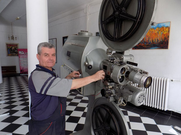 Господар јединог биоскопа у граду